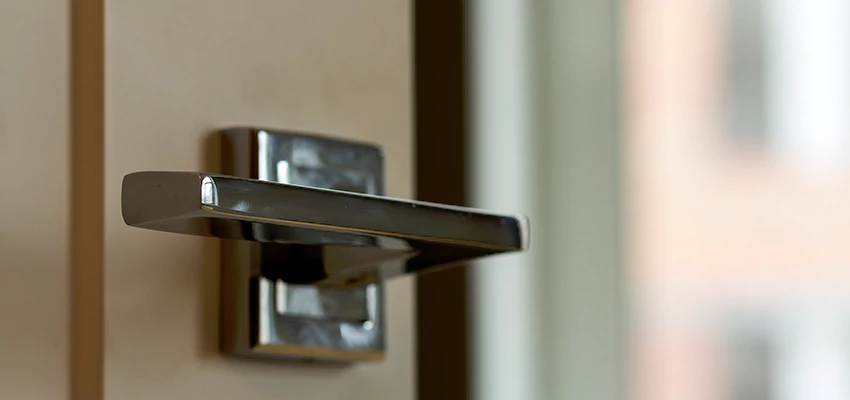 Door Lever Knob Repair in Wellington, Florida