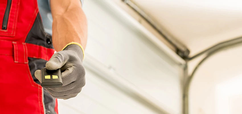 Residential Garage Door Security in Wellington, Florida