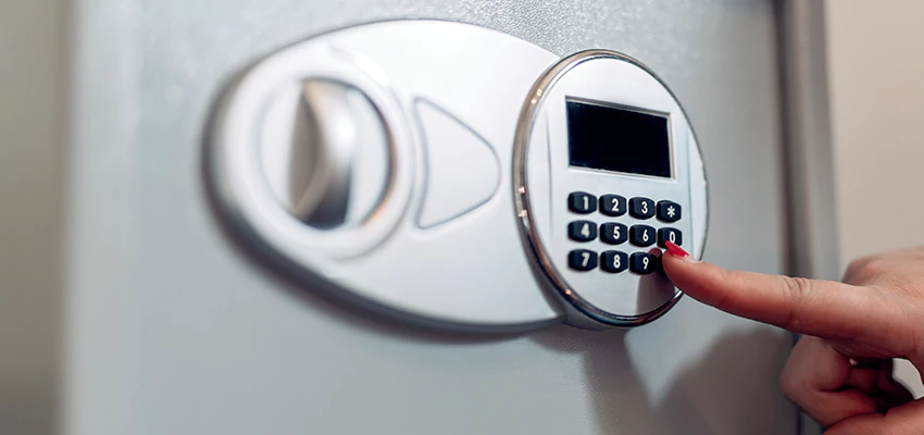 Jewelry Safe Cracking in Wellington, Florida