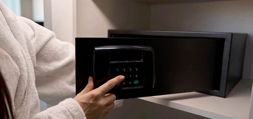 Safe Unlocking Service Company in Wellington, Florida