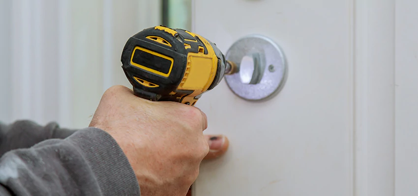 Street Locksmith For Smart Lock Repair in Wellington