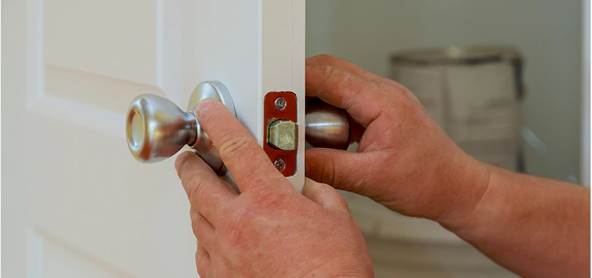 AAA Locksmiths For lock Replacement in Wellington, Florida